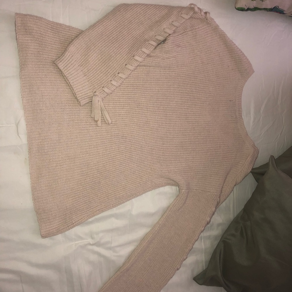 American Eagles tan sweater